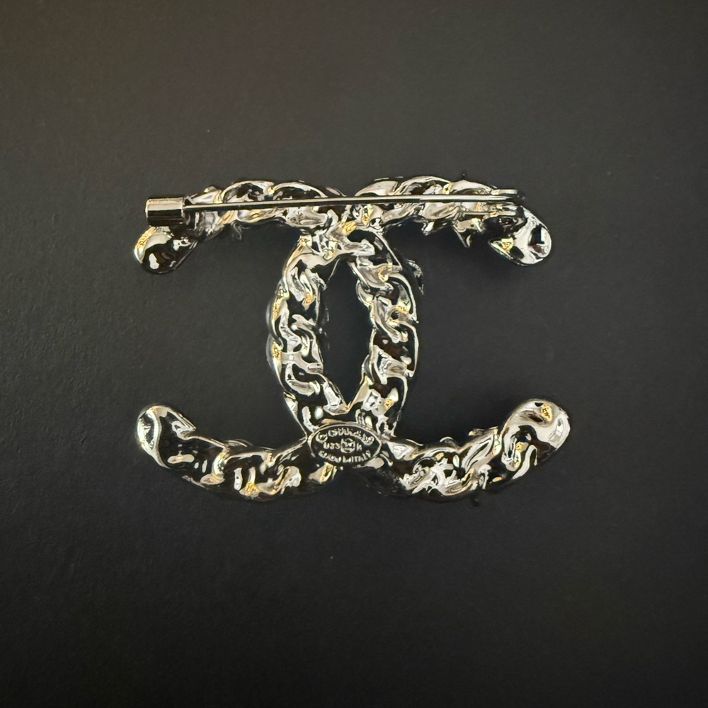 Brand new upcycled Chanel silver and Black Chain Brooch with Pearls - Picture 3 of 4